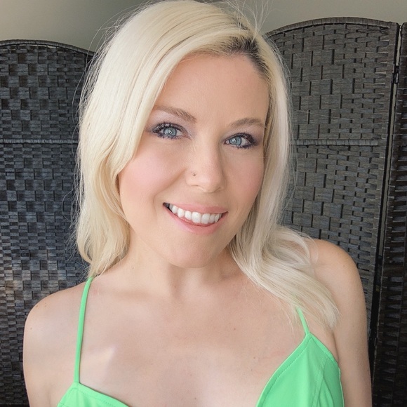 Meet your Posher, Tiffany - Picture 2 of 10